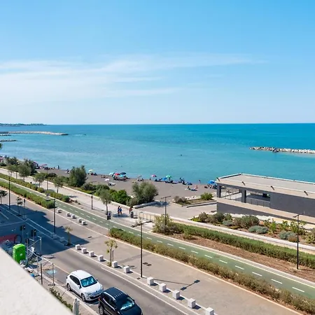 Apartman Waterfront With Seaview Balcony Bari